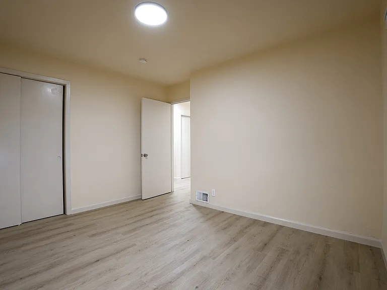 582 Euclid Ave #A — Photo 15