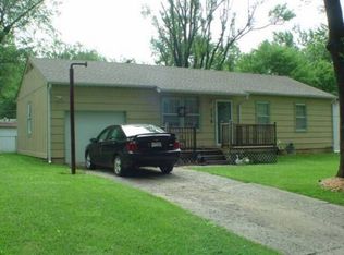 715 Pawnee Ln, Belton, MO 64012