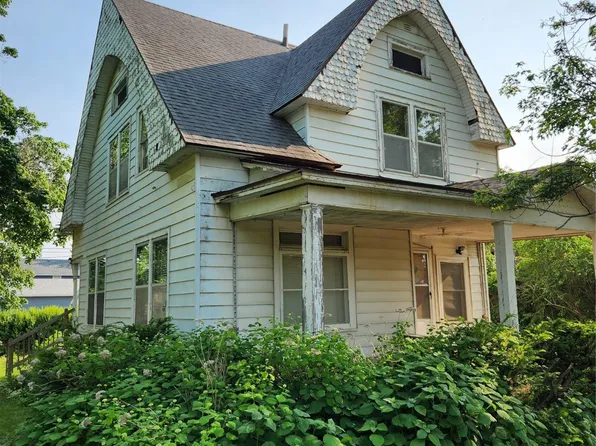 414 E Robinson St, Knoxville, IA 50138