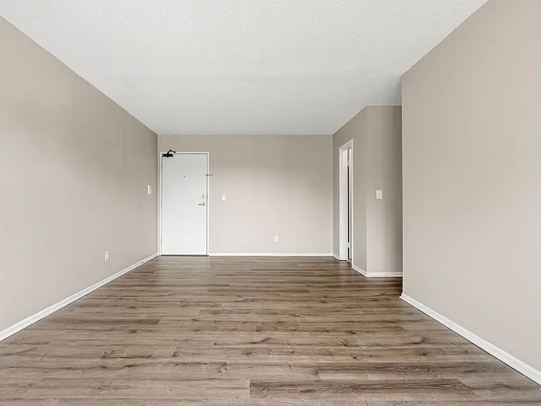 Granite City Apartments — Photo 22