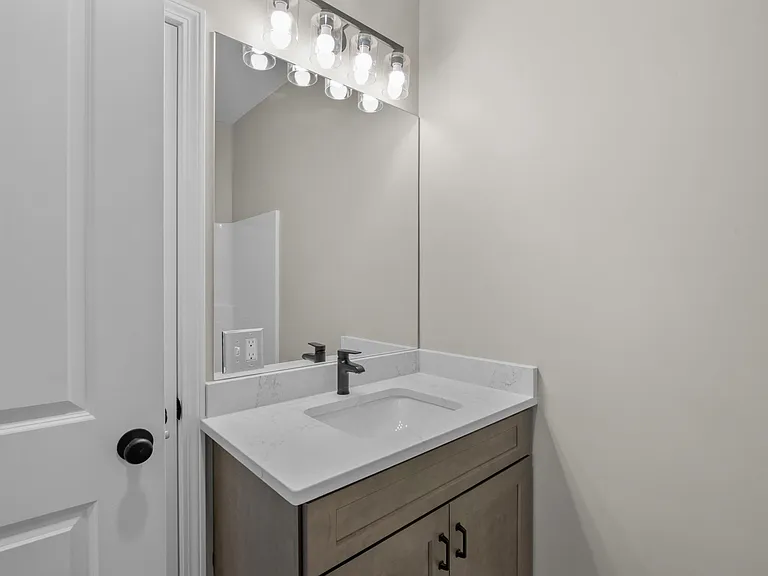 680 Union St — Photo 16