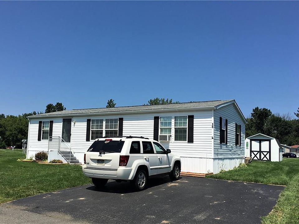 1st image of 15 Pinewood Dr