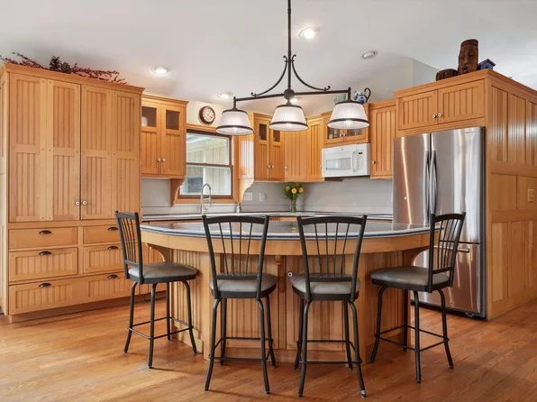 13361 Wyola Rd, Minnetonka, MN 55305
