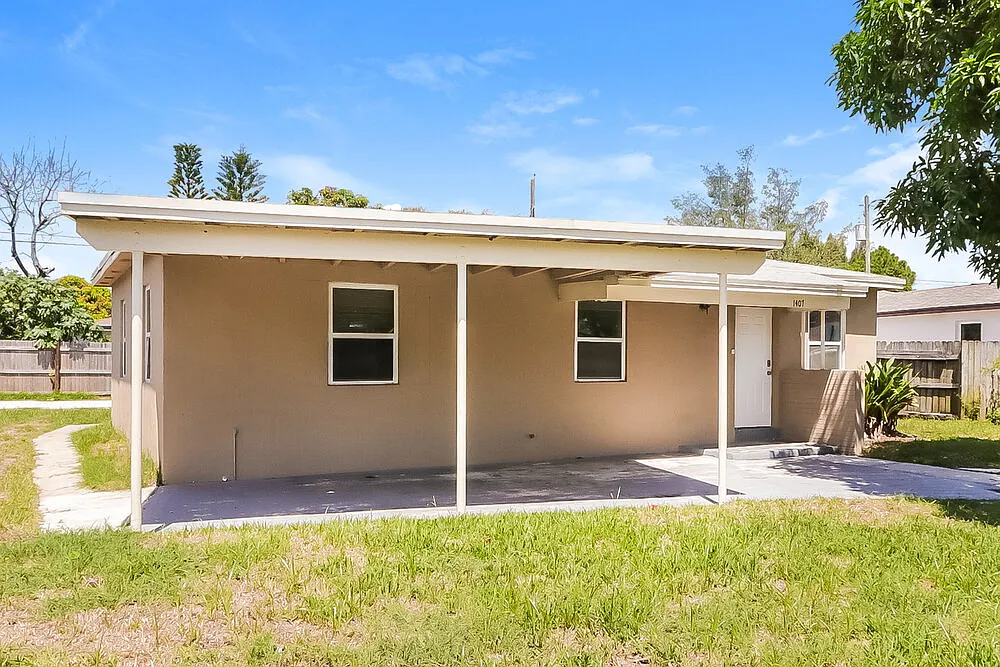 3 bed, 2.0 bath, 1320 sqft, $3,750 — Photo 4