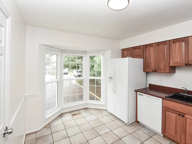 5843 Wye Oak Commons Ct — Photo 11