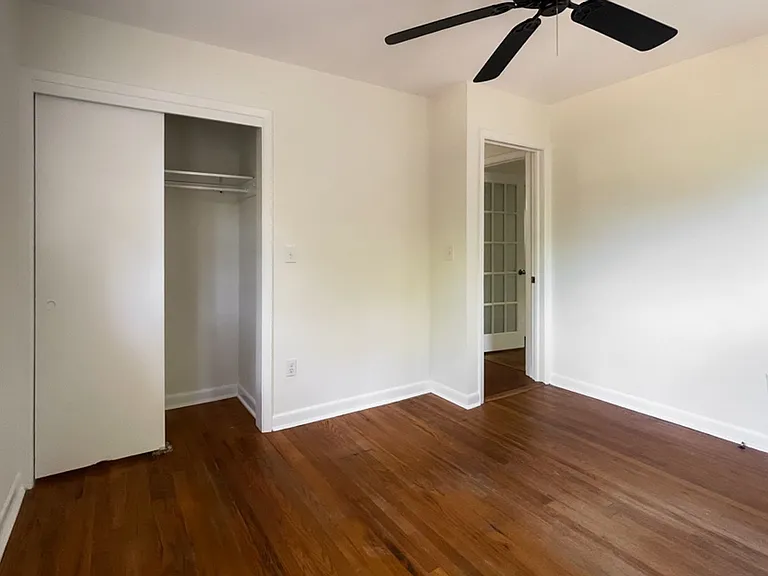 1606 Madrid Ave — Photo 50