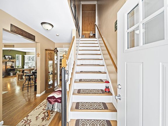 4th image of 2946 Martel Rd