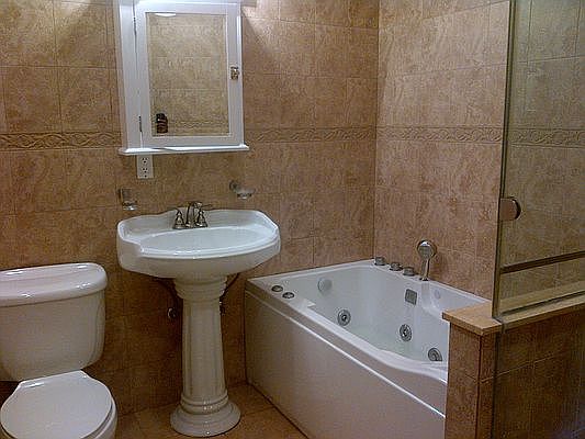3rd image of 3816 Waldo Ave APT 5A