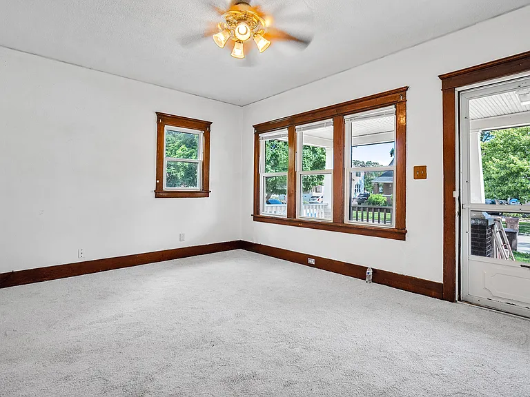 35324 Chestnut St — Photo 11