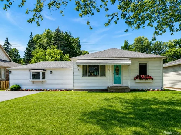 1597 Sunset St, Monroe, MI 48162