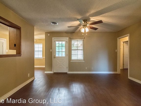 5th image of 1003 Oakwood Dr