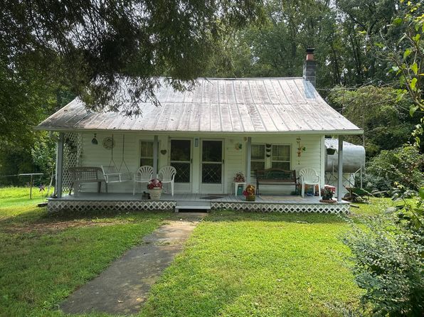 25 Sugar Hollow Ln