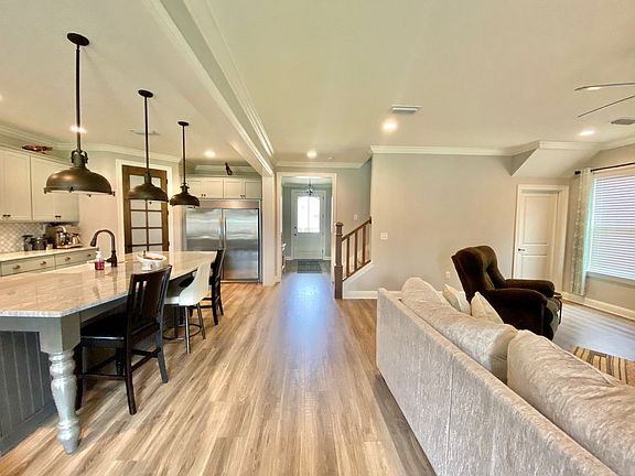 5th image of 315 Meadow Lake Dr