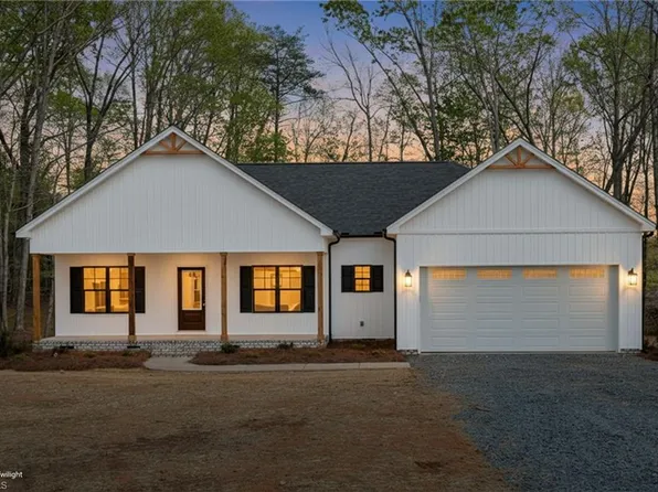 140 Bud Rd, Reidsville, NC 27320