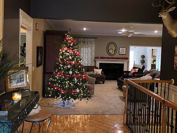 4th image of 15 Westridge Sq