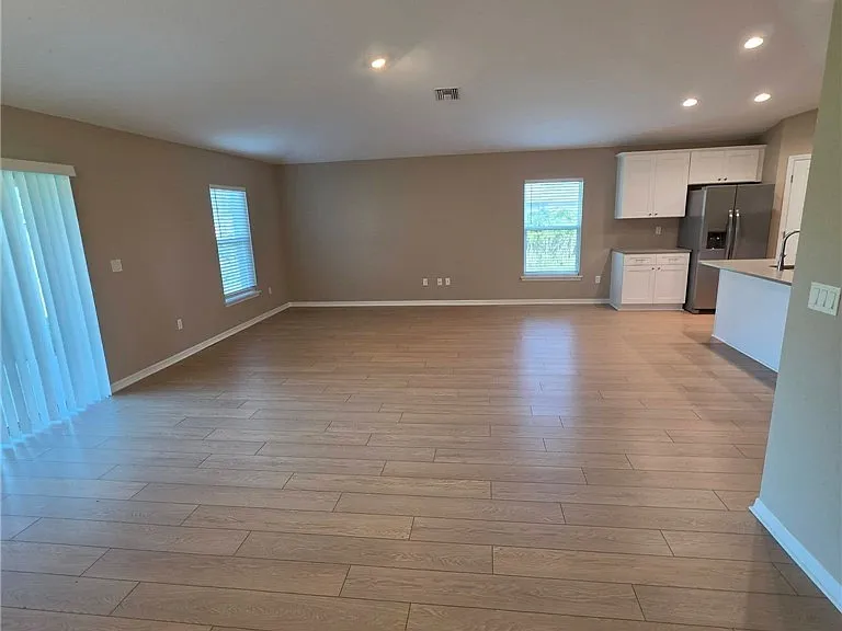 5527 Castania Dr — Photo 5