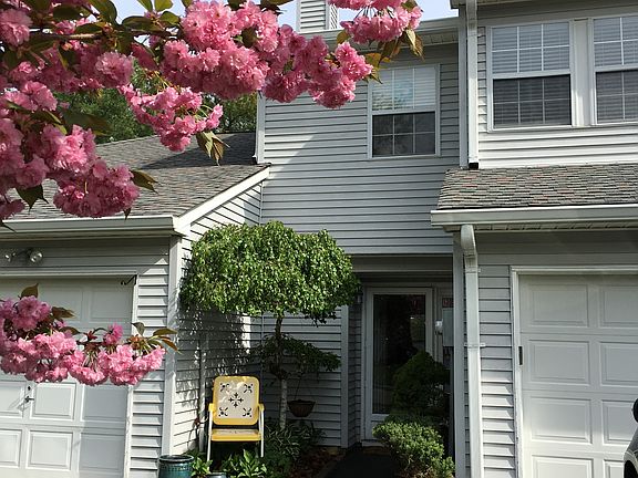 3rd image of 1402 Sara Cir