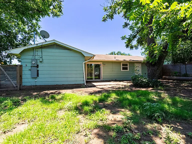 310 E Grady Dr — Photo 16