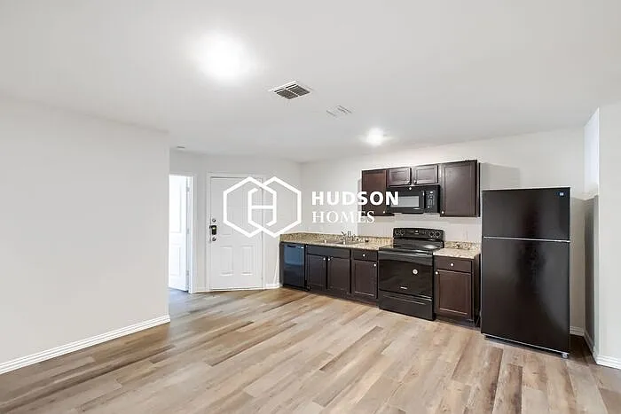 925 Burgan St #B — Photo 5