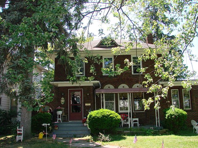 1st image of 224 N Pearl St