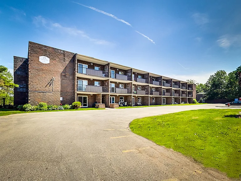 27 Terry Fox Pl — Photo 4