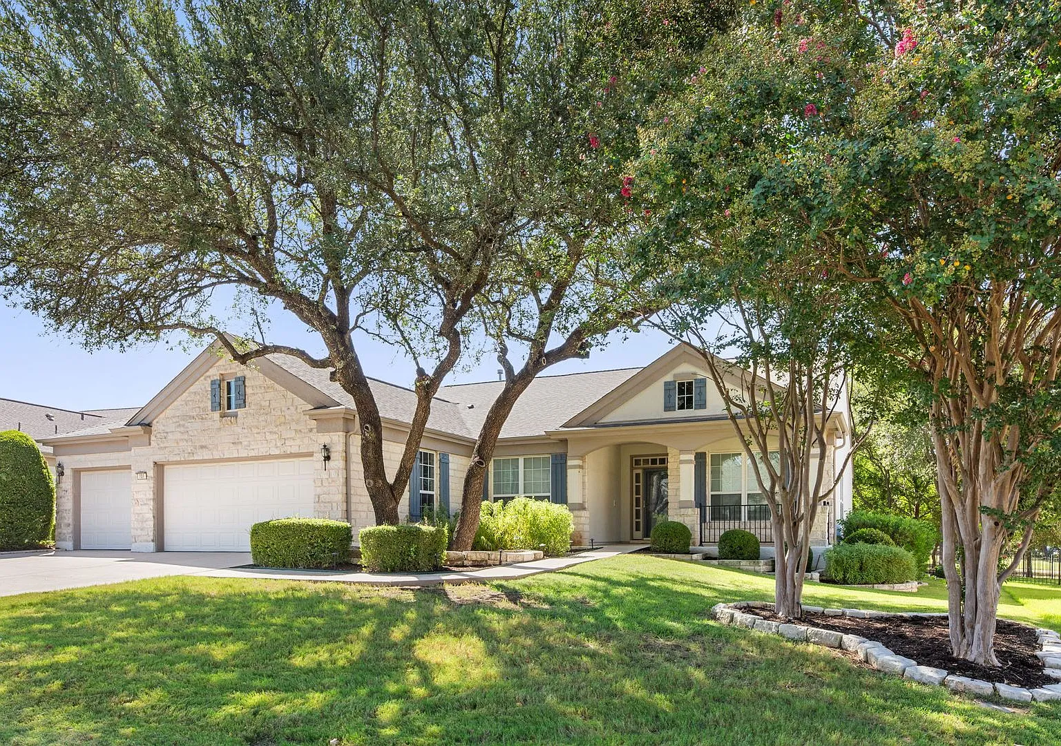 808 Armstrong Dr Georgetown, TX 78633 — Photo 1