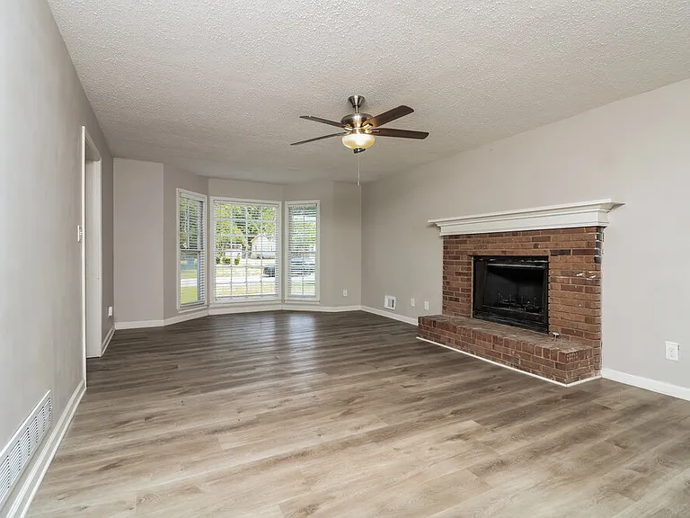 2981 Sutton Dr SW — Photo 6