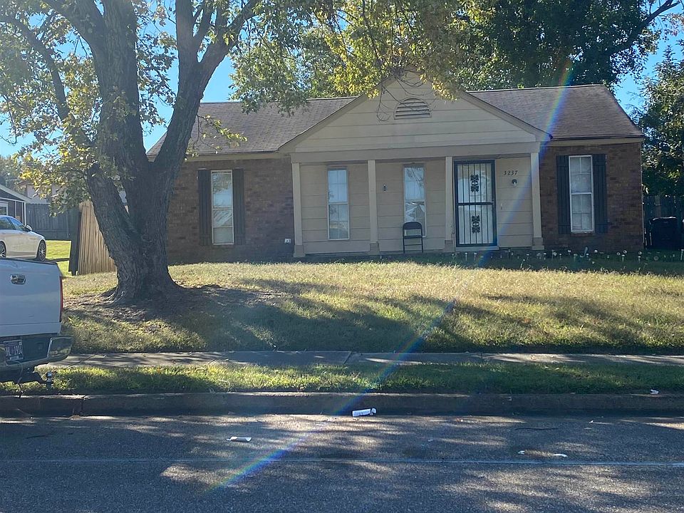 2nd image of 3237 Ridgemont Rd