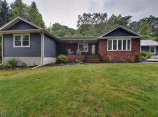 255 Glenwild Ave, Bloomingdale, NJ 07403