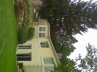 8484 Woodland Shore Dr, Brighton, MI