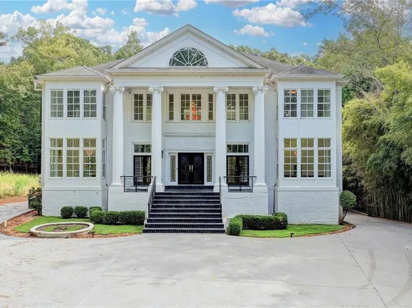 337 Lakeshore Dr, Berkeley Lake, GA 30096