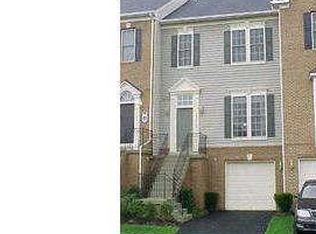 42969 Golf View Dr, Chantilly, VA 20152