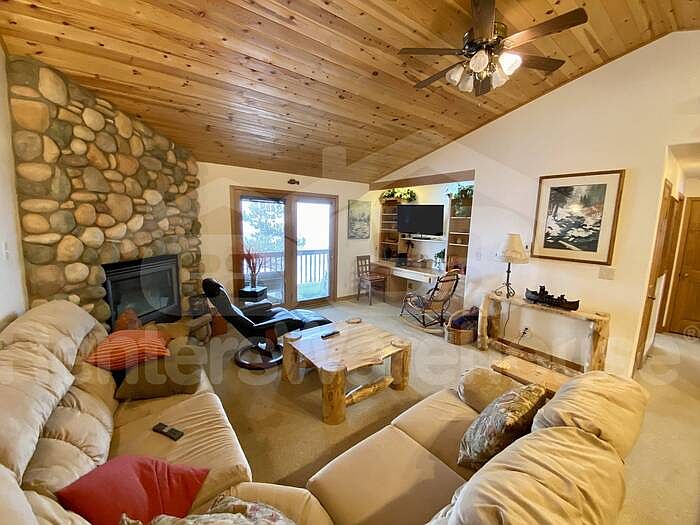 1st image of 218 Tall Pine Cir