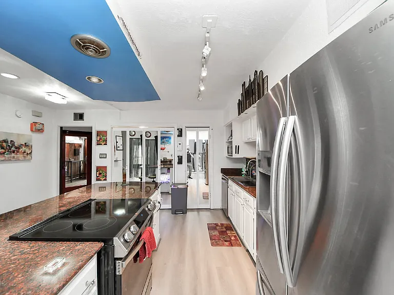 7877 Kendalia Dr — Photo 23