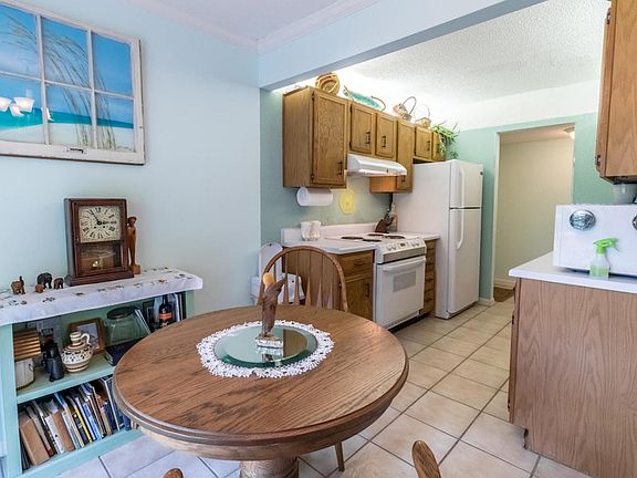 4th image of 256 N Driftwood Bay Unit 42B