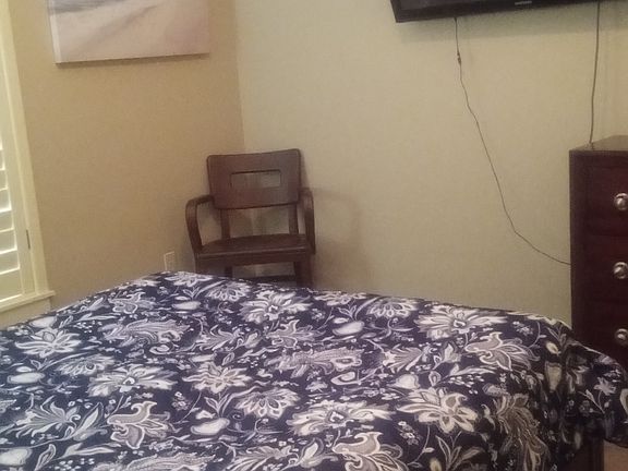 3rd image of 818 Orange St