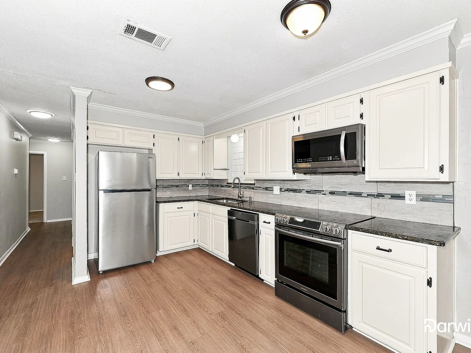3 bed, 2.0 bath, 1518 sqft, $1,895 — Photo 3