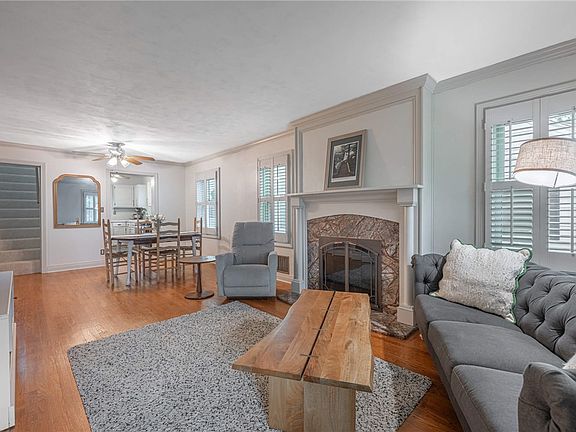 3rd image of 353 Rockhill Ave