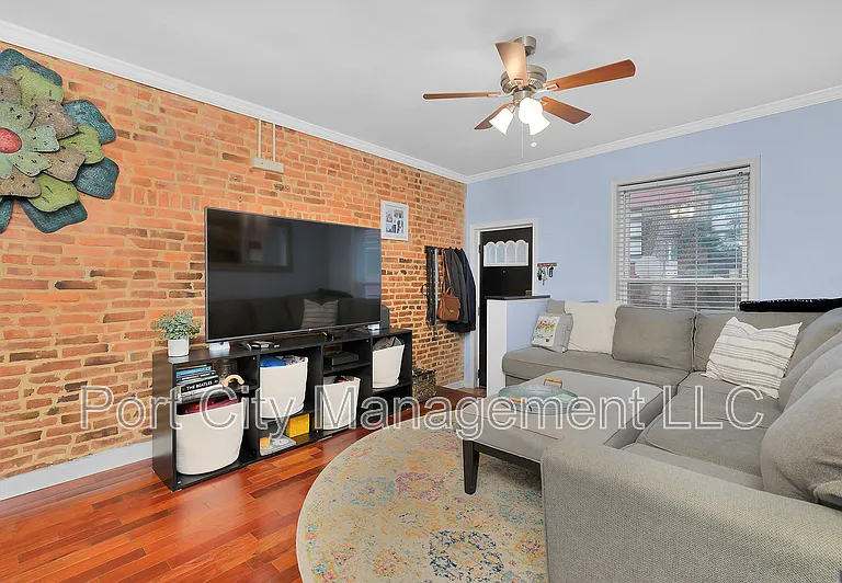127 S Robinson St — Photo 7