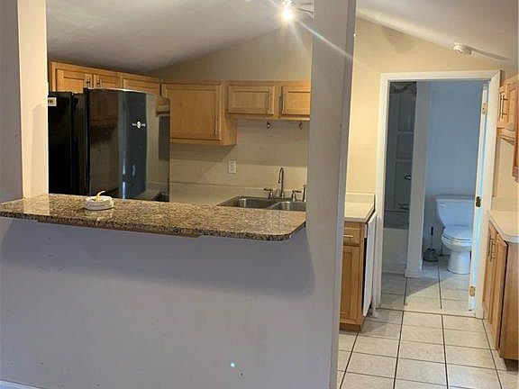 5th image of 8 Hough St #2
