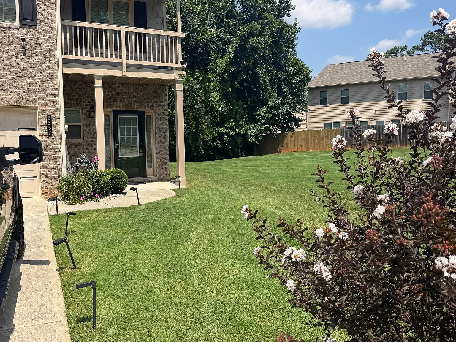 3 bed, 2.5 bath, 1524 sqft, $2,400 — Photo 2
