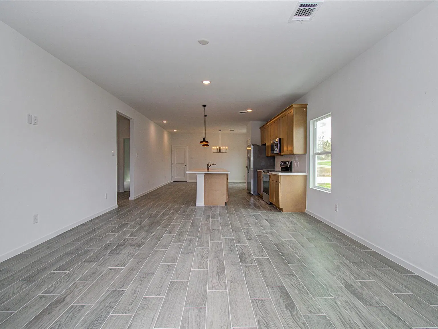 3 bed, 2.0 bath, $1,700 — Photo 4