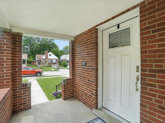 3rd image of 7808 Werner Ave