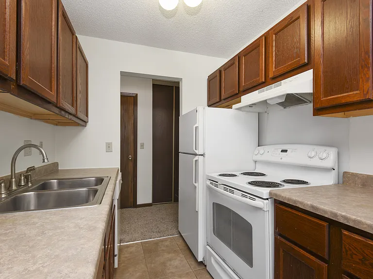 Maplewood, MN Maplewood Apartments | Kitchen