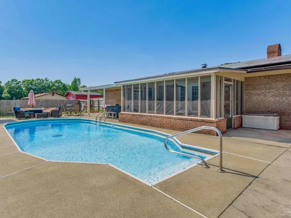 6555 Suwanee Rd, Pensacola, FL 32526