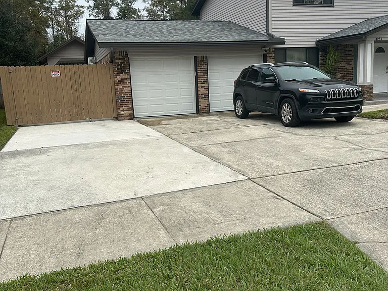 4123 Lazy Hollow Ln N — Photo 2