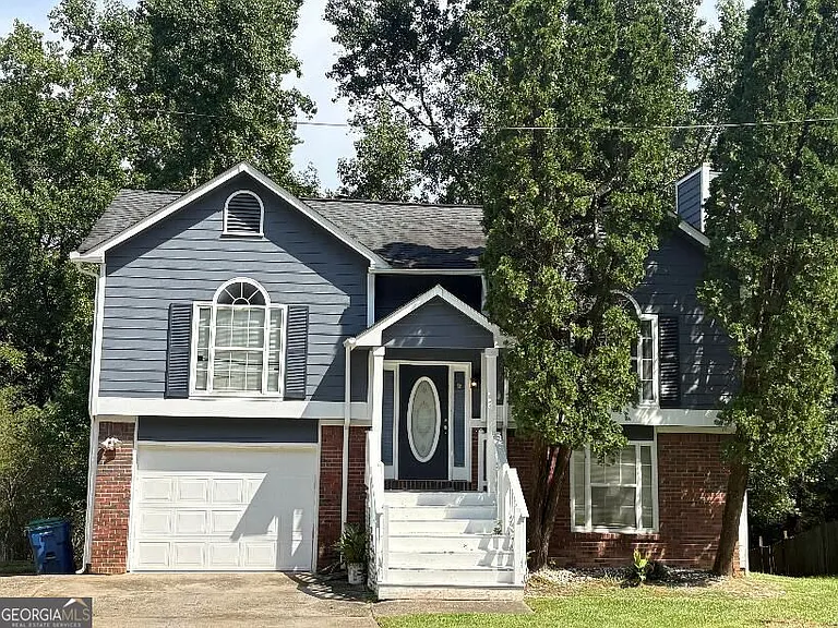 6565 Emerald Pointe Cir — Photo 1