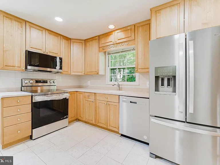 5683 Ravenel Ln — Photo 8