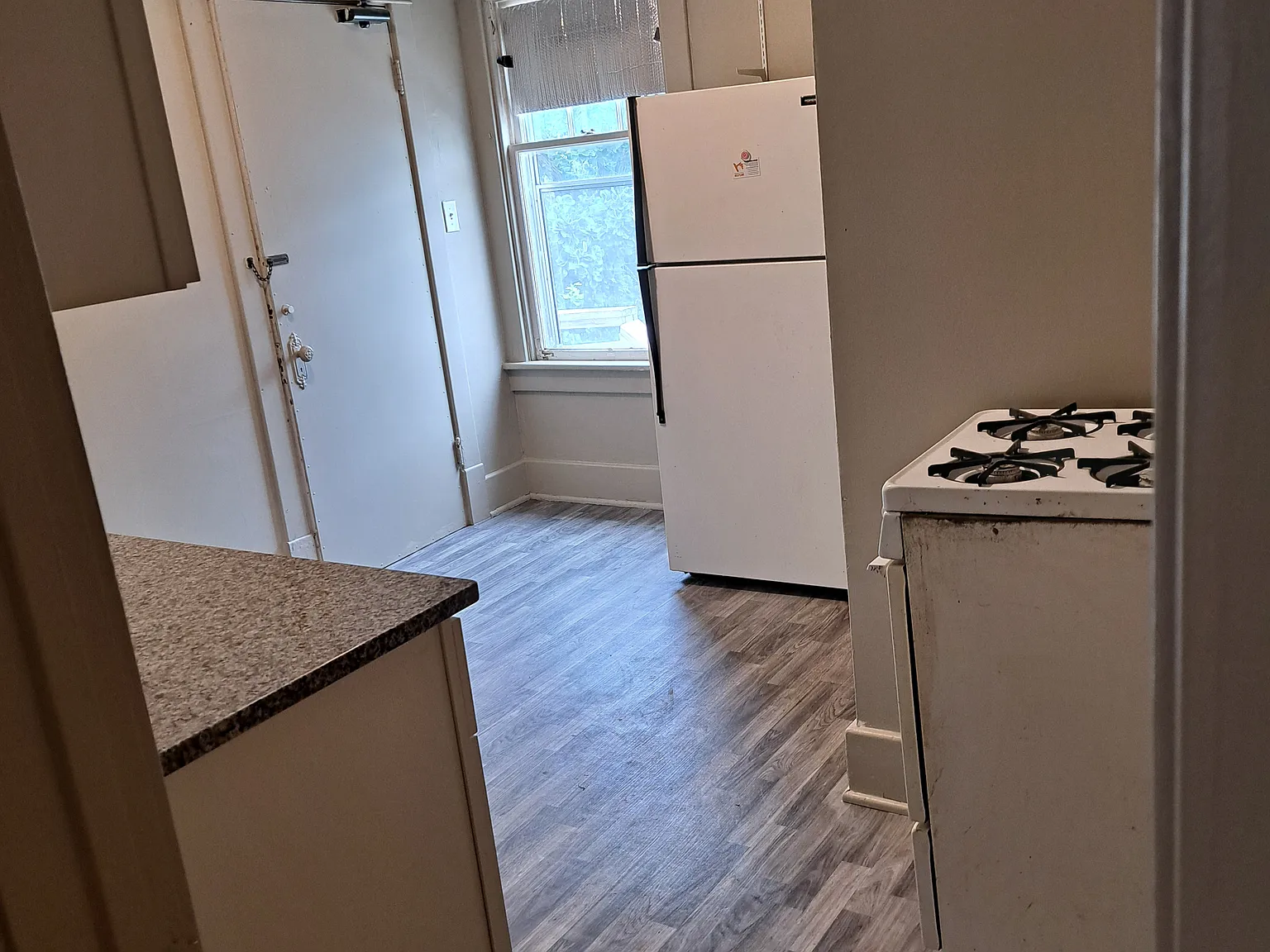 1 bed, 750 sqft, $700 — Photo 4