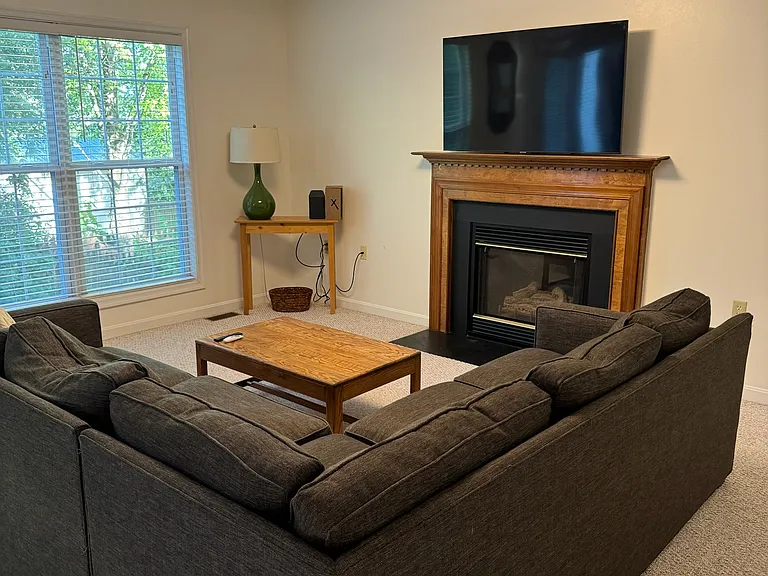 106 Clevenger Ct — Photo 9